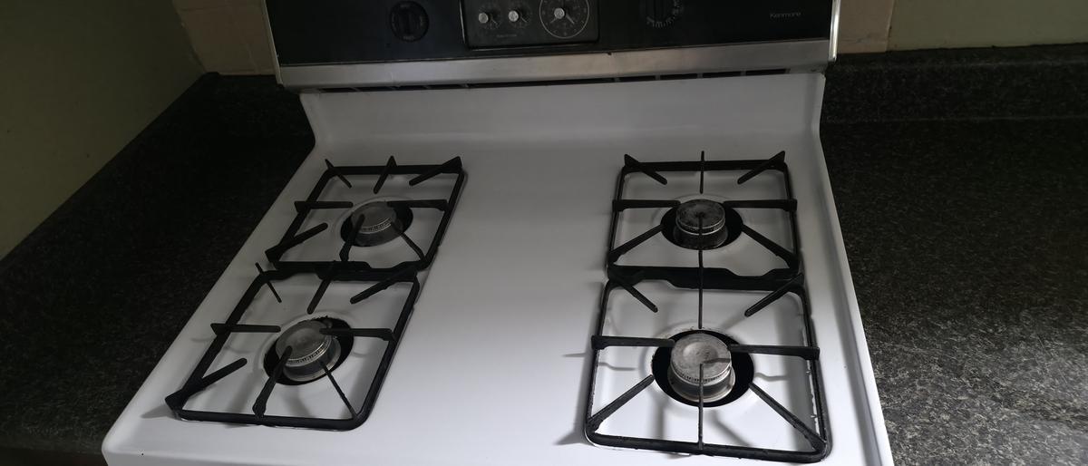 Central Kentucky cleaning - after photo of Kitchen range detail cleaning by E&K Total Pro