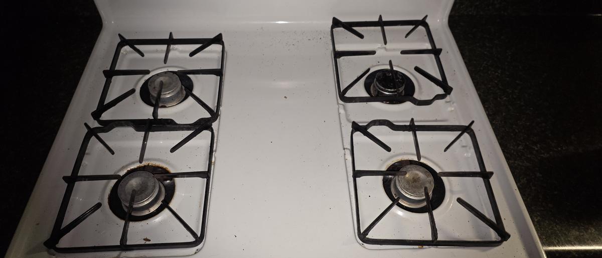 Central Kentucky cleaning - before photo of Kitchen range detail cleaning by E&K Total Pro